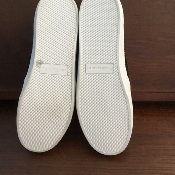 vince camuto star design sneakers. NWOT - Picture 3 of 5
